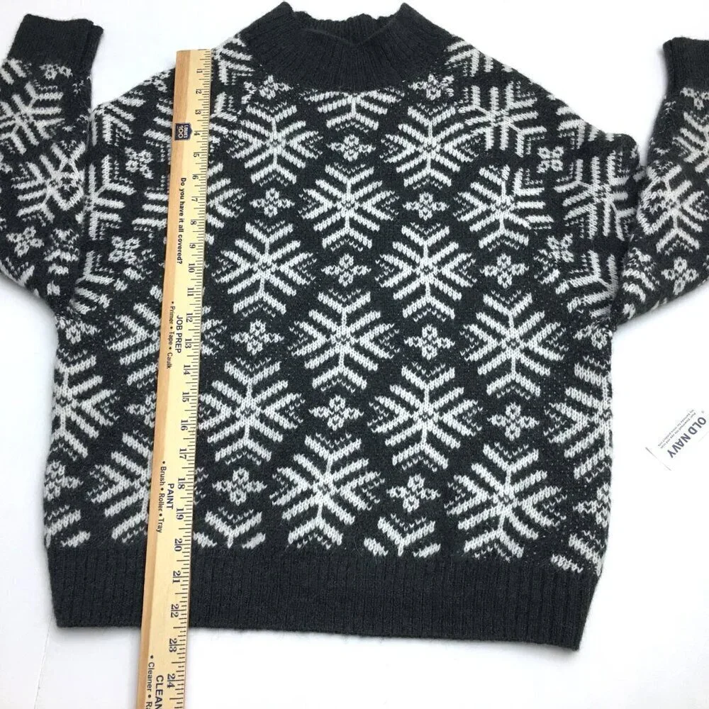 NEW Old Navy Women's Grey and White Snowflake Sweater Mock Neck Medium